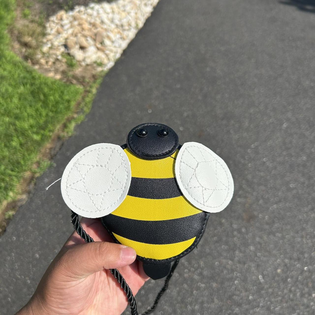 adorable tiny little bee bag purse or wallet Depop