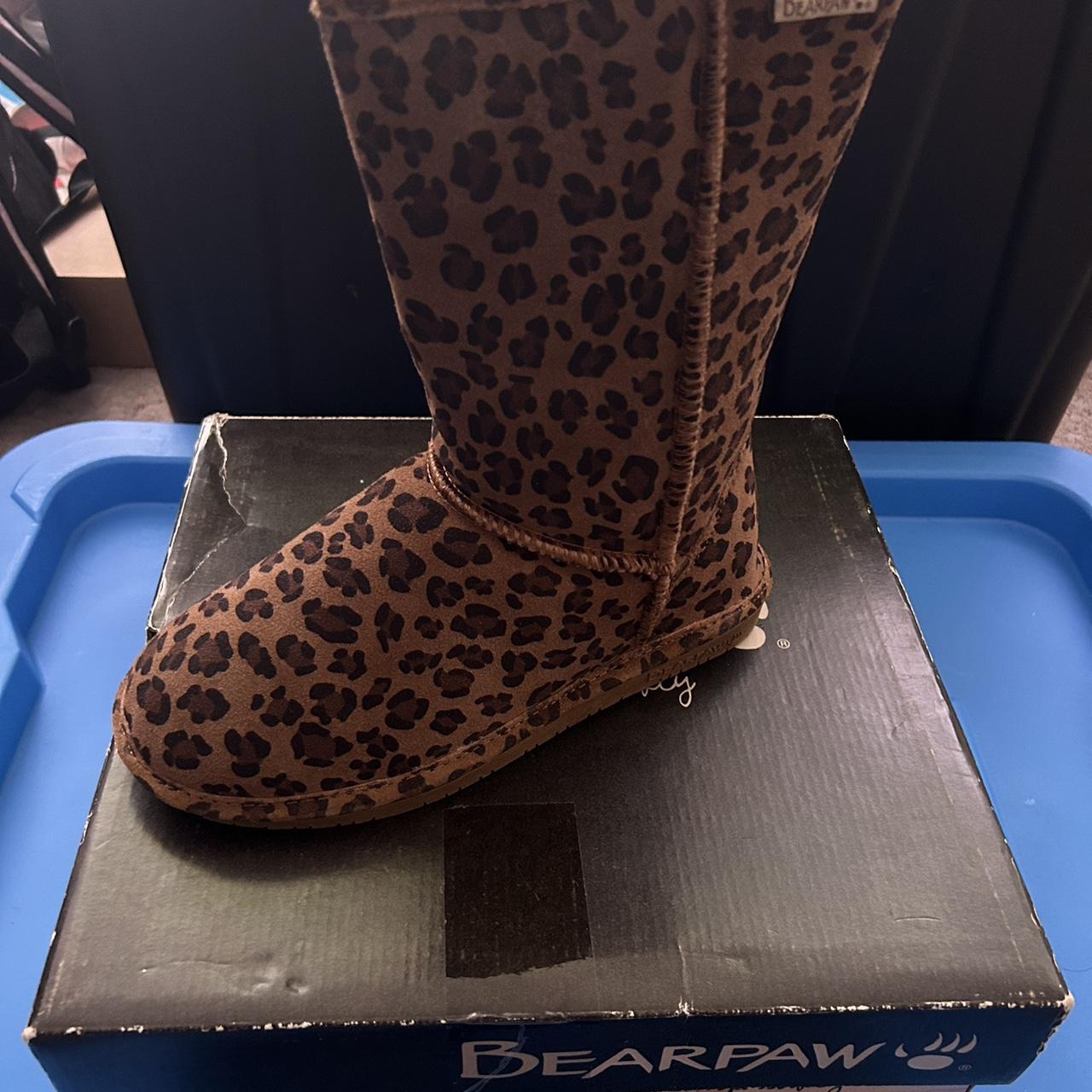 Bearpaw cheetah print boots Never worn Size 7 w