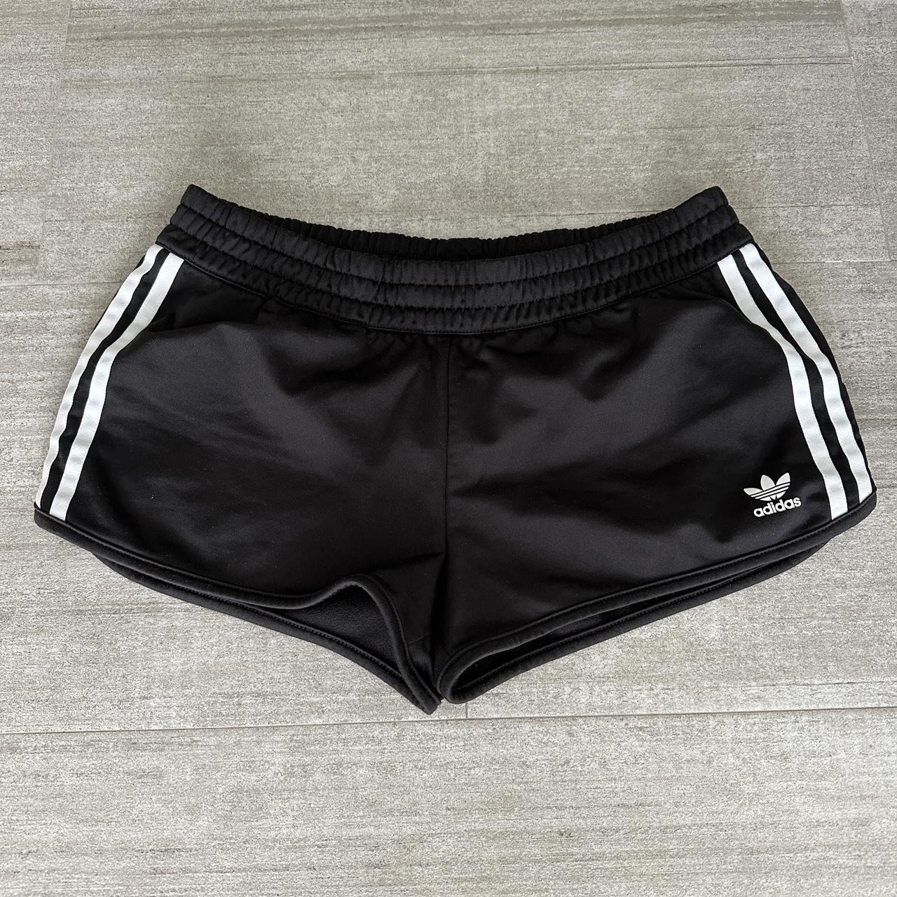 Adidas Women's White and Black Shorts | Depop