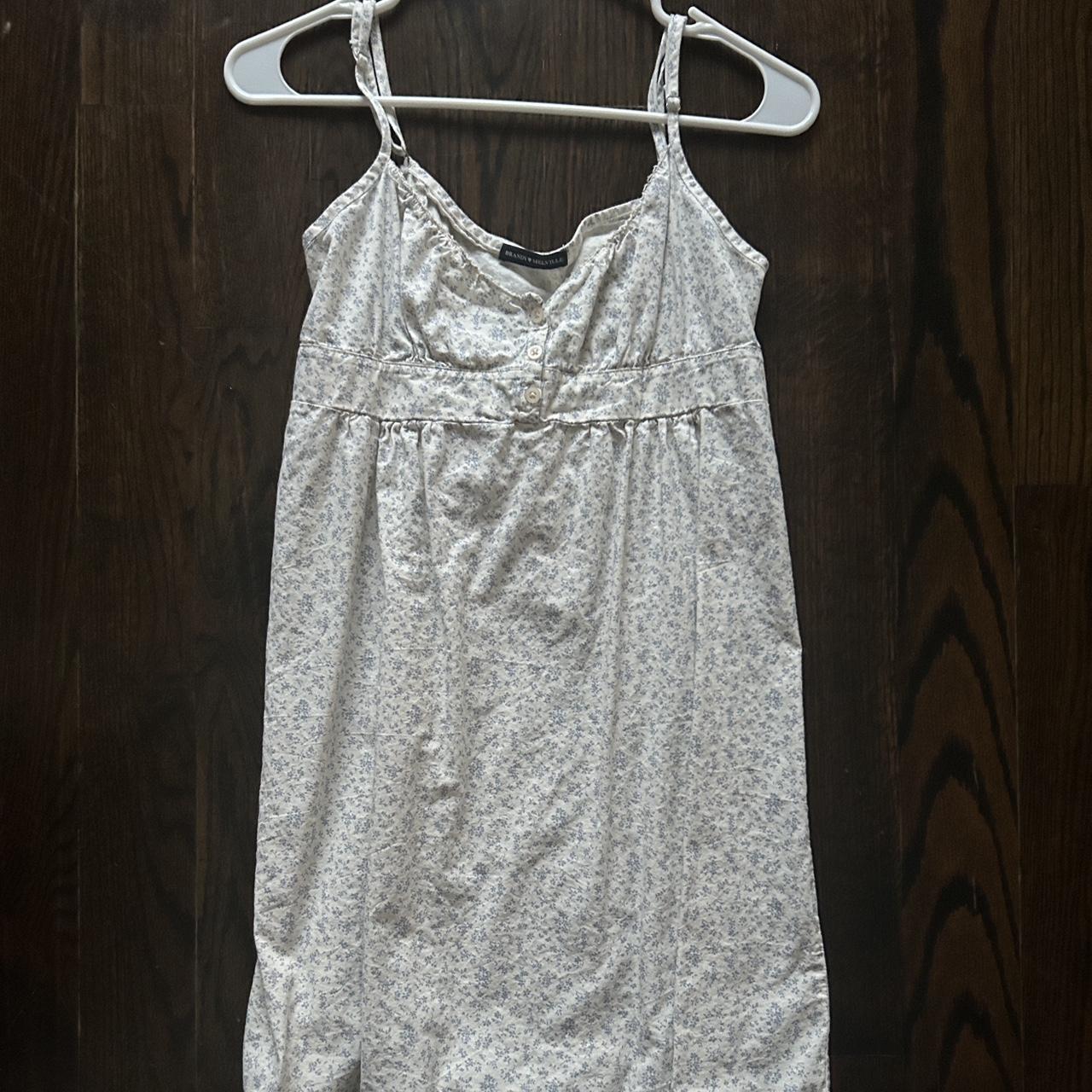 Super cute brandy melville sun dress - Depop