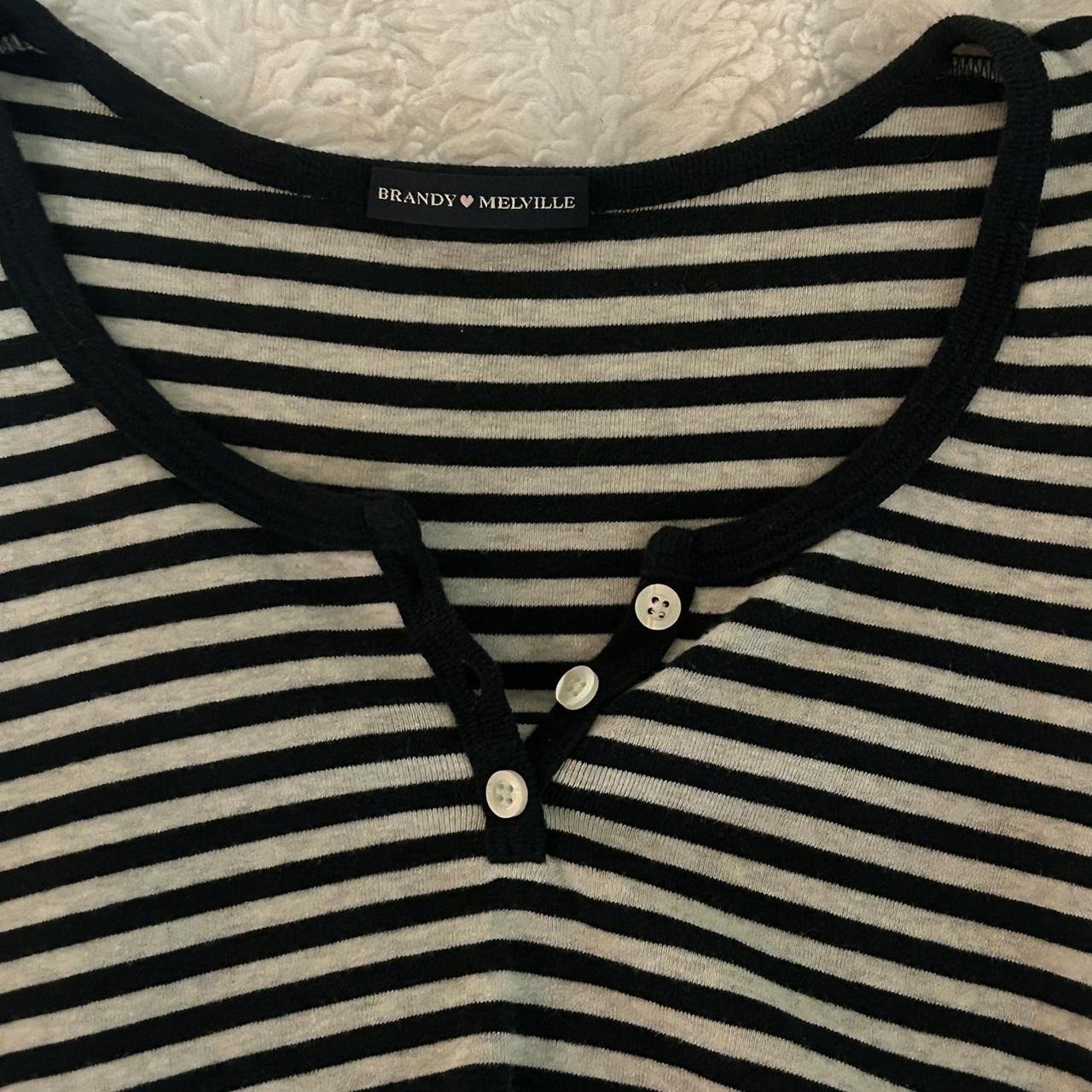 Brandy Melville Women's Navy and Grey T-shirt | Depop