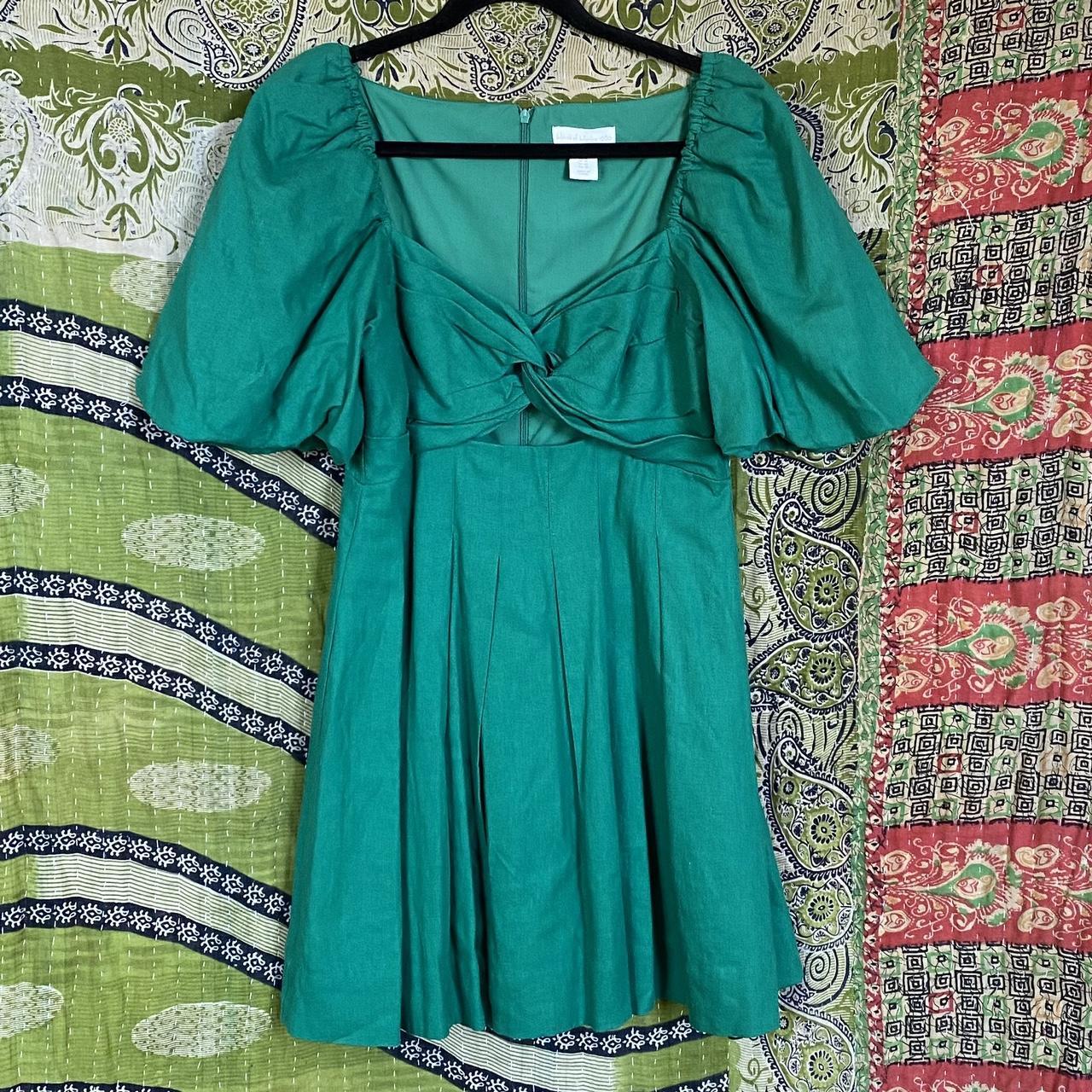 NWOT House of Harlow Emerald Knot Puff Sleeve