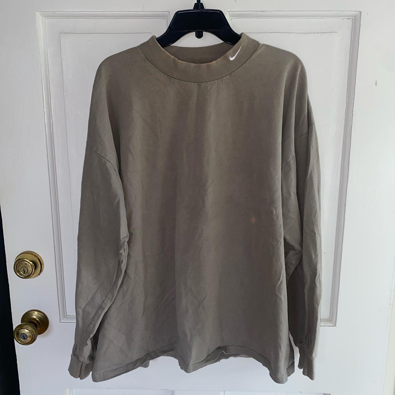 mens khaki nike t shirt