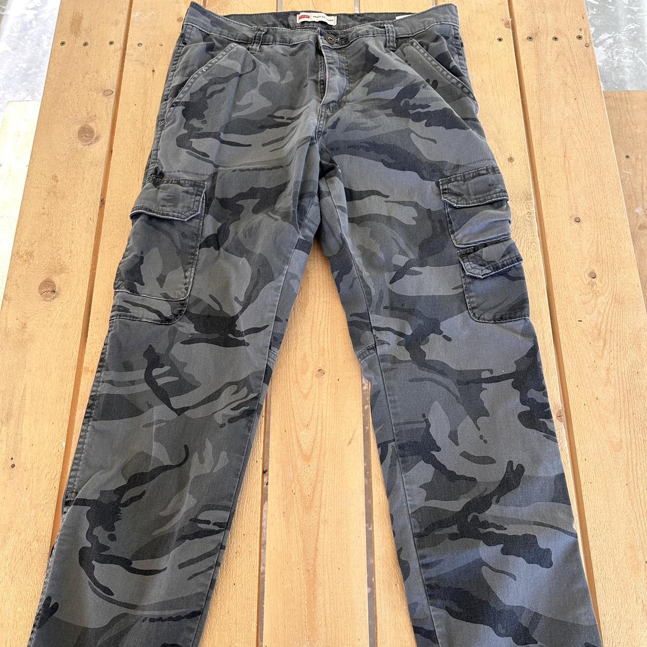 Wrangler camo cargo pants Size 32 X 30 #streetwear... - Depop