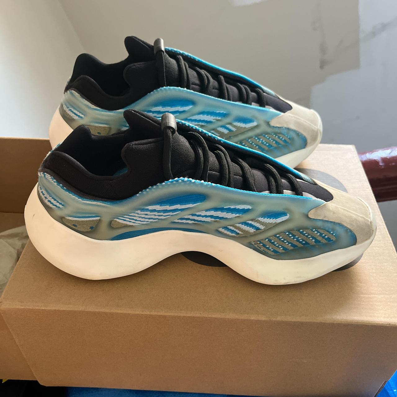V3 Arzareth Blue And White Yeezy 700 Adidas Yeezy 700 V3 Arzareth