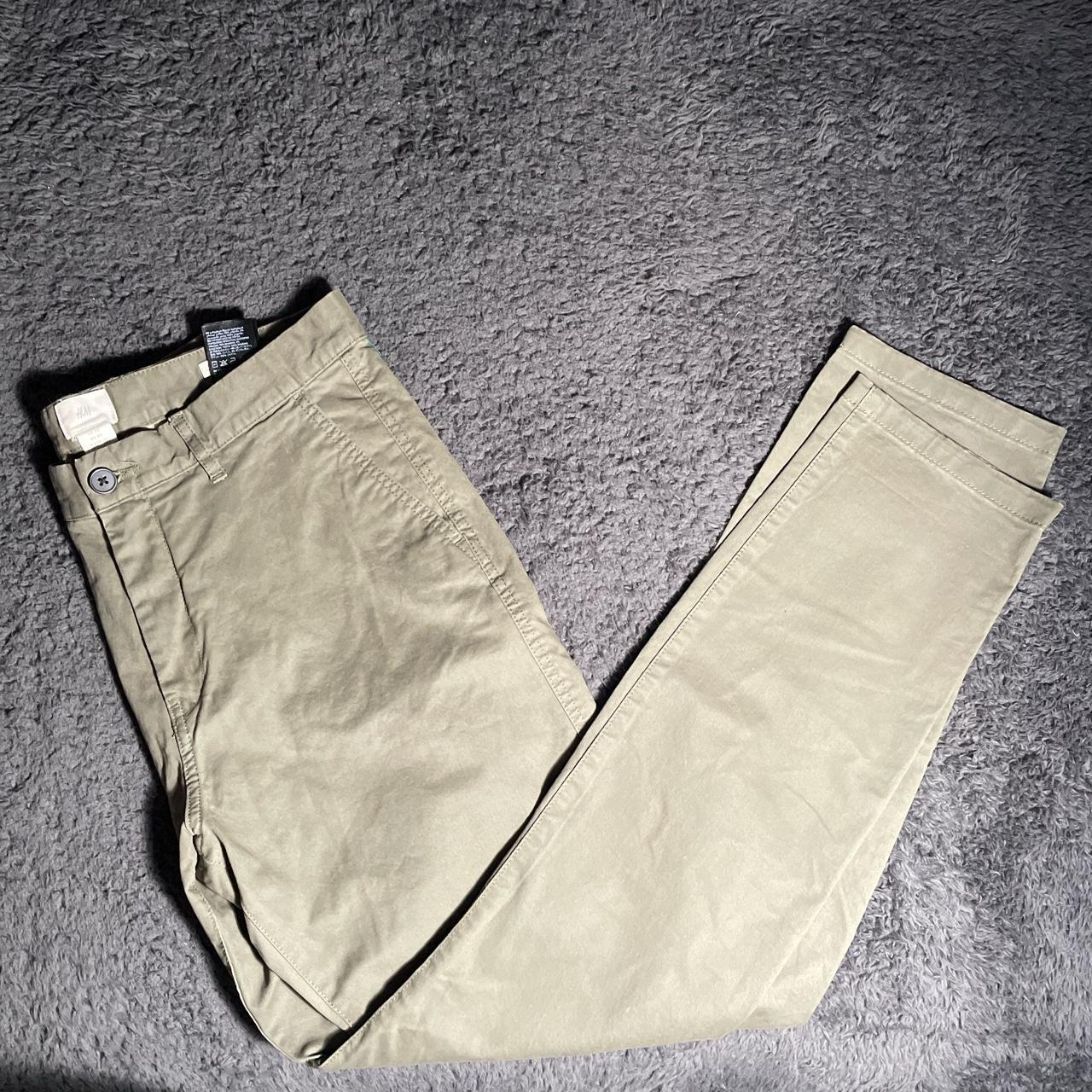 H&M green khaki jeans/pants 32x32 - Depop