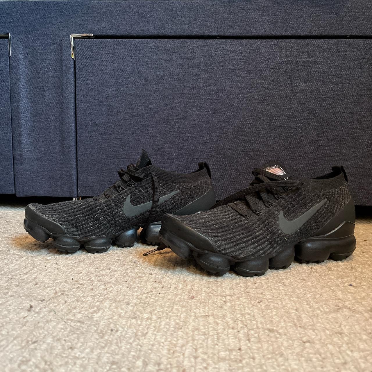 mens triple black nike trainers