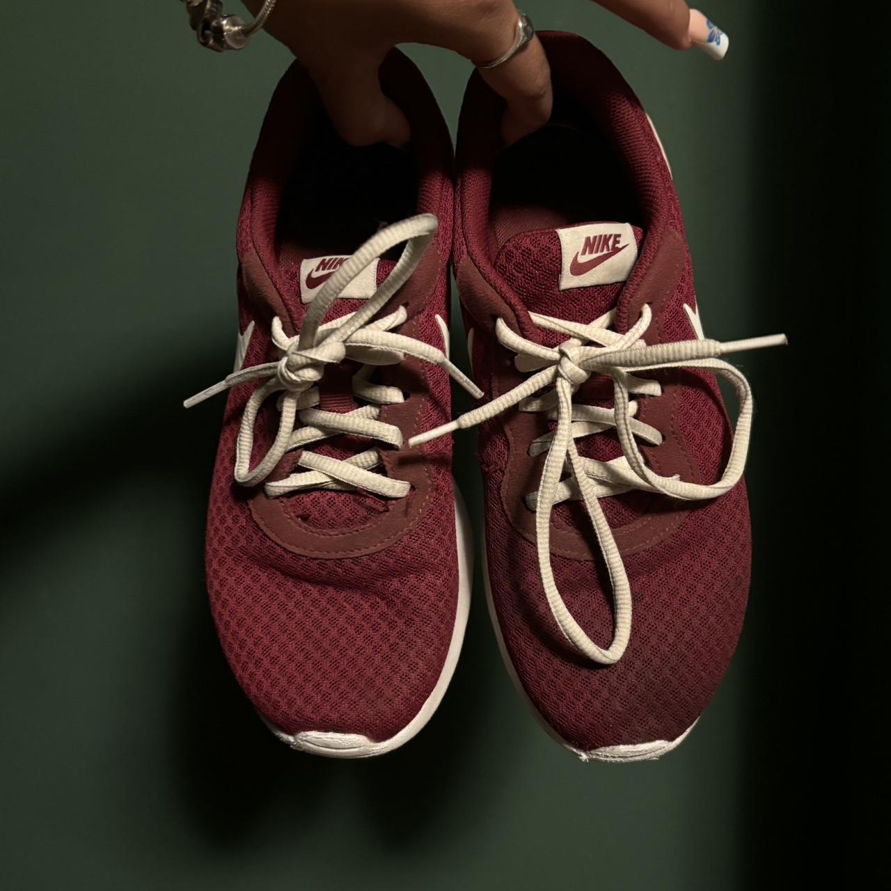 nike tanjun maroon womens