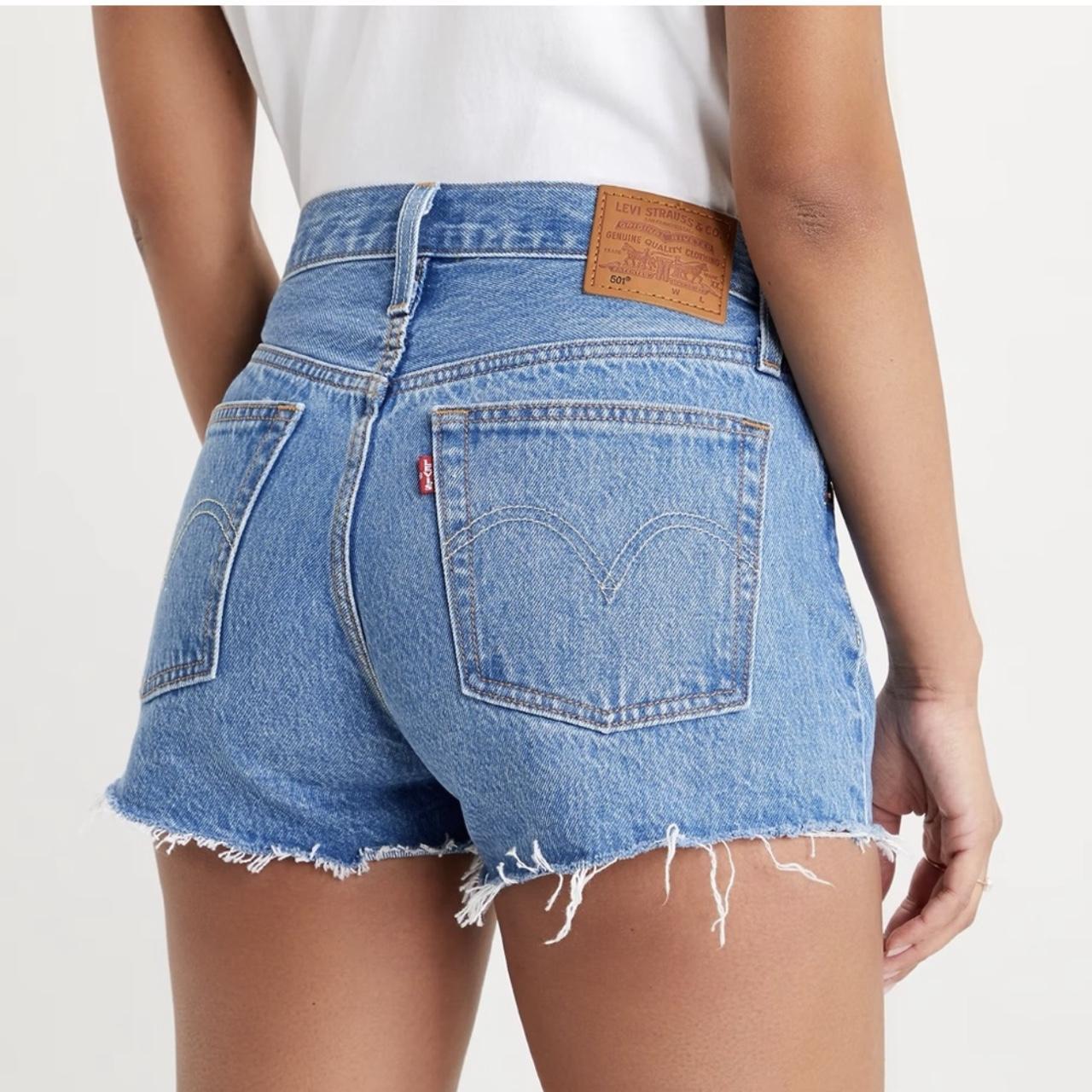 High rise clearance levi shorts