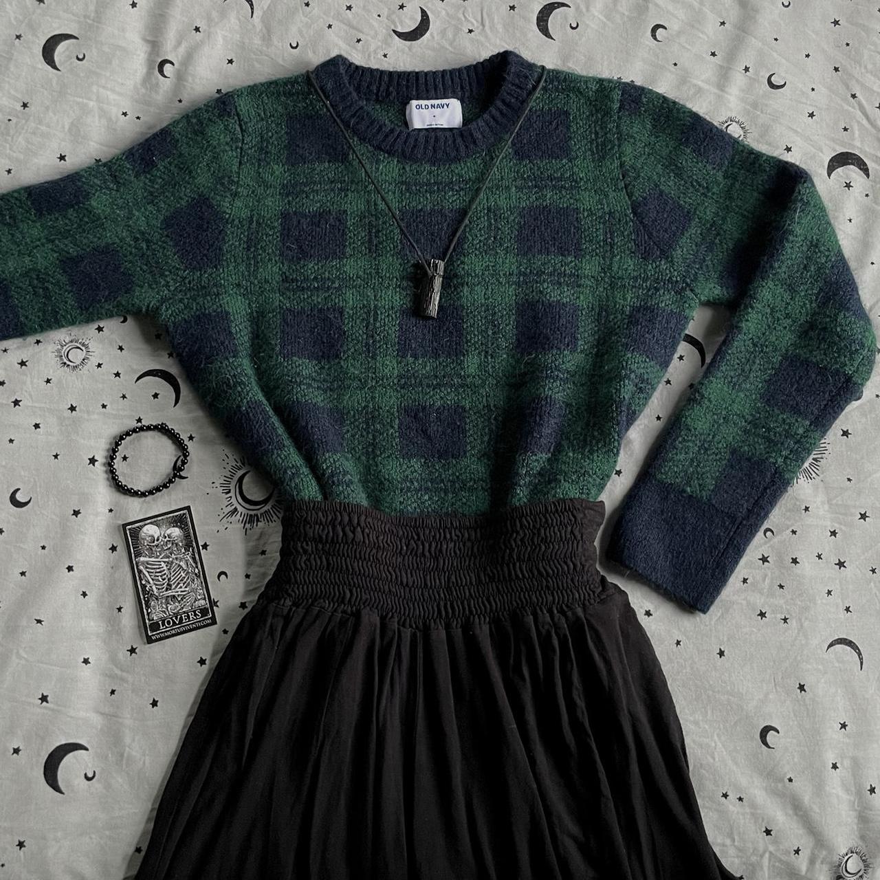 Old Navy Women's Navy and Green Jumper | Depop