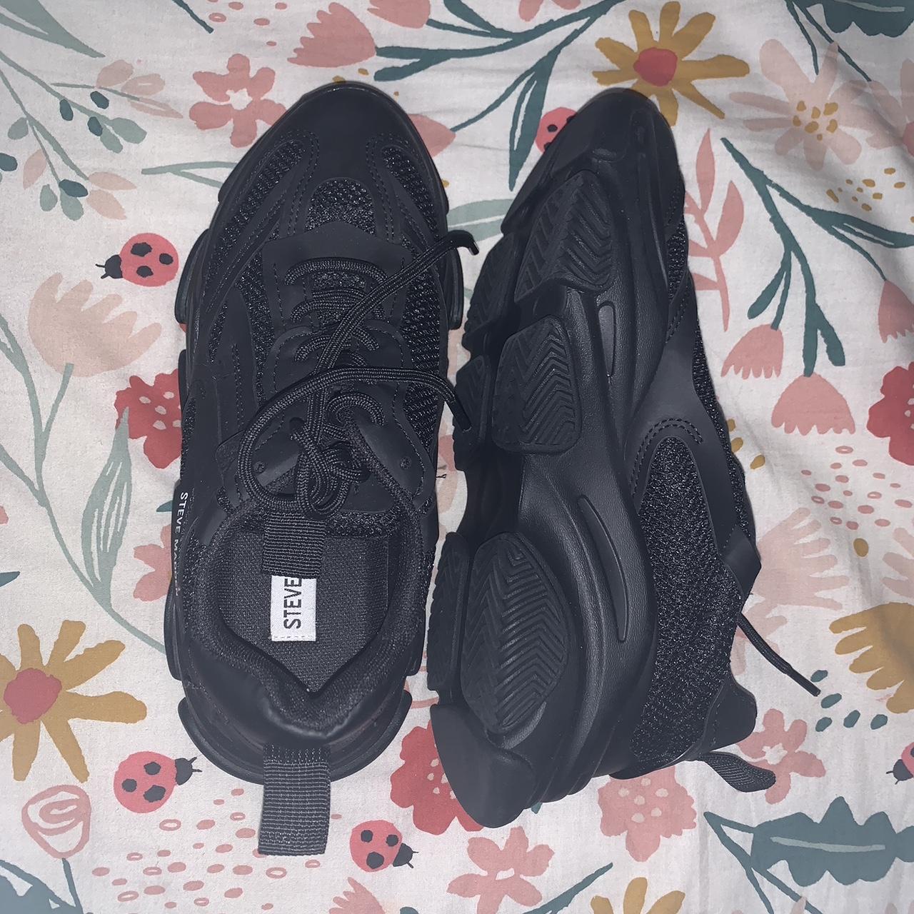 Steve Madden Women's Black Trainers (2)