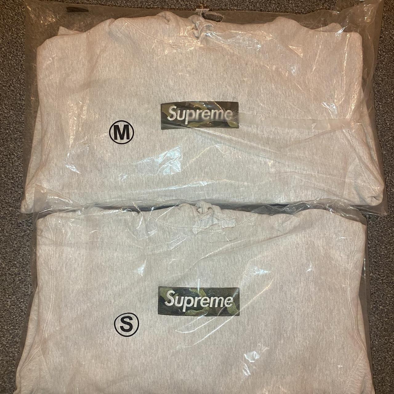 Supreme hoodie size clearance small