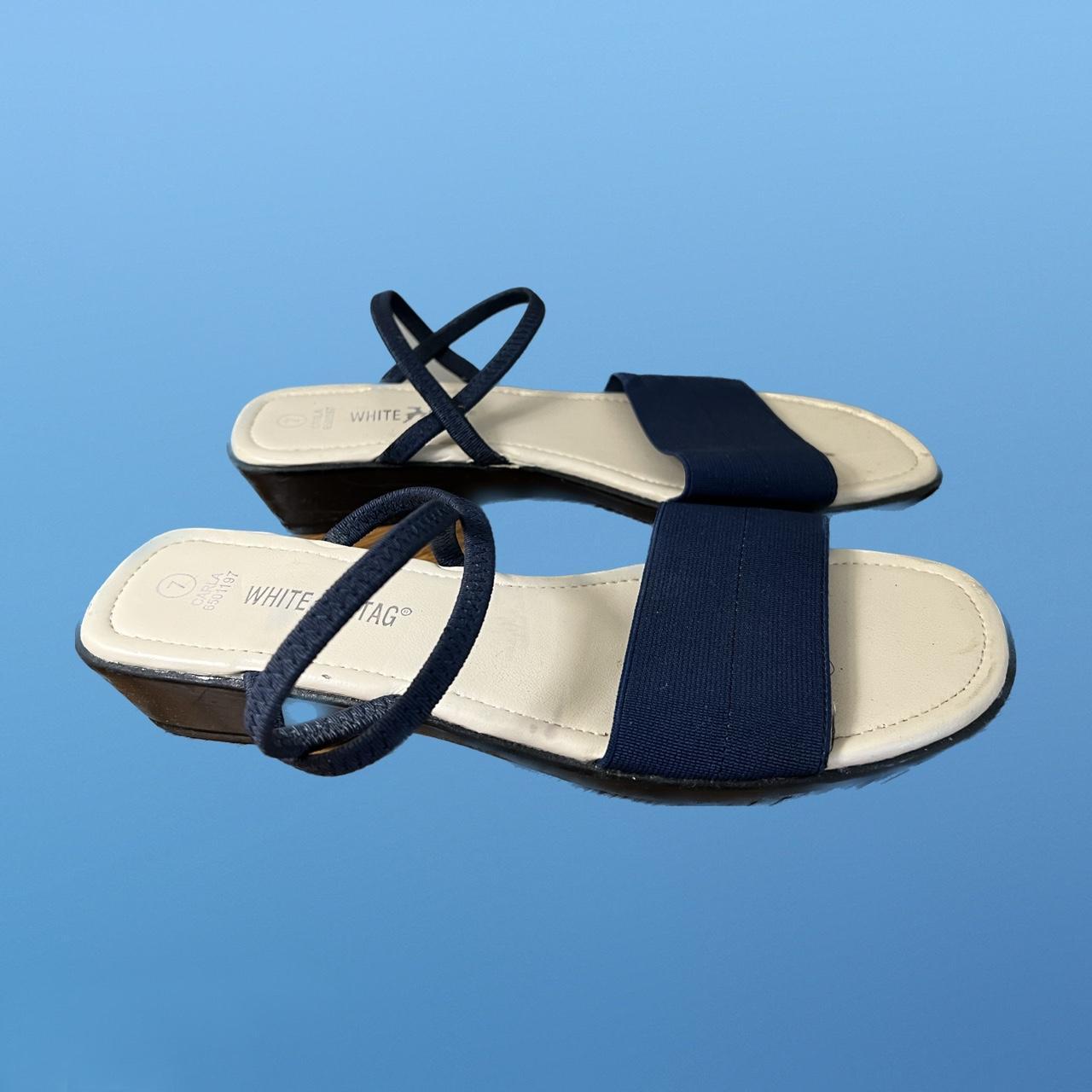 Navy blue sandals with a slight heel Size 7 - Depop