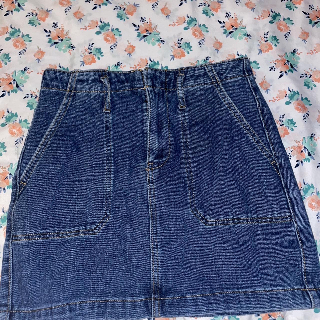 Forever 21 Denim skirt Size: S Had for a while but... - Depop
