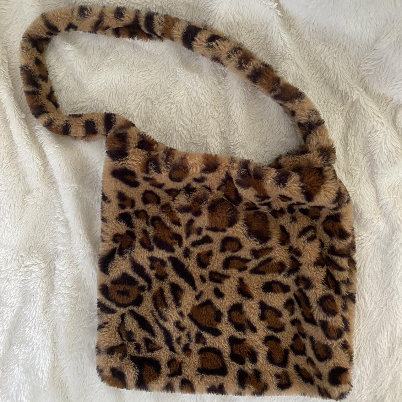 Fluffy cheetah shoulder online bag