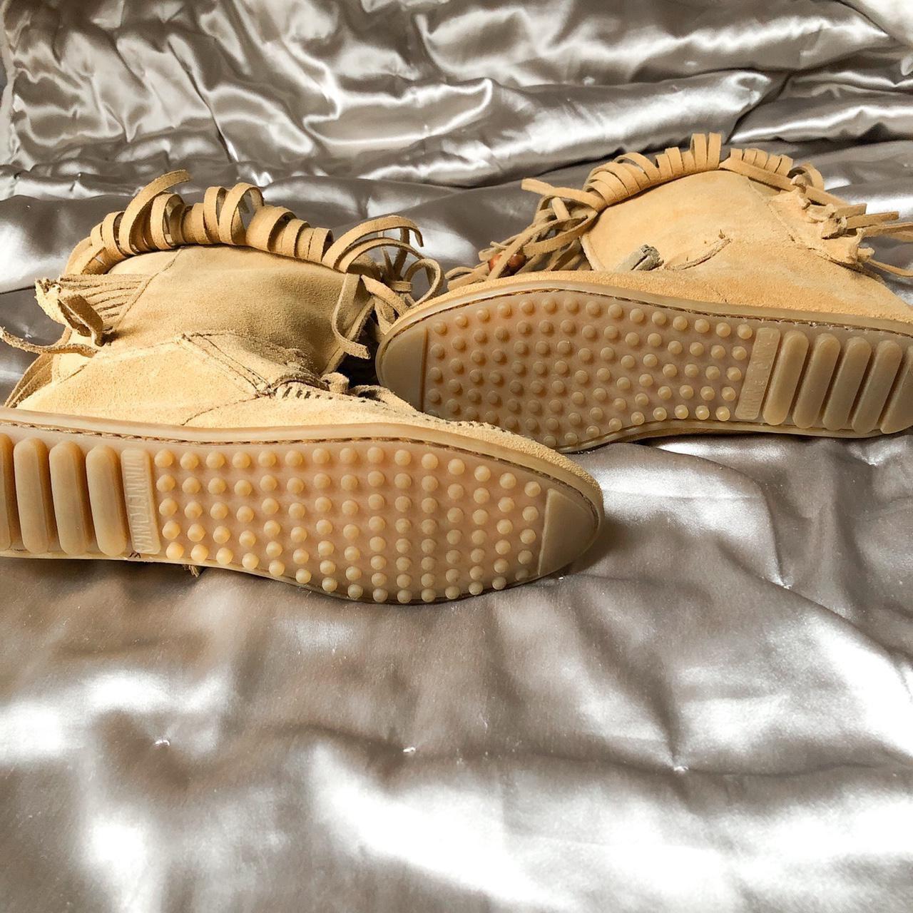 minnetonka boots womens