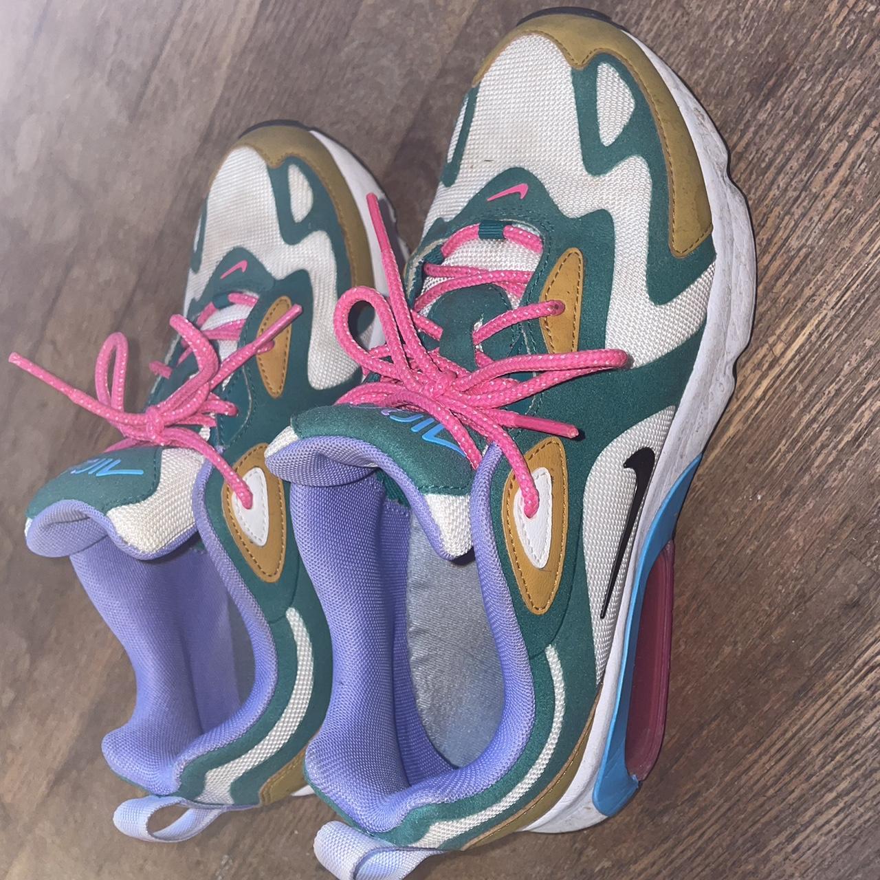 womens nike 200s