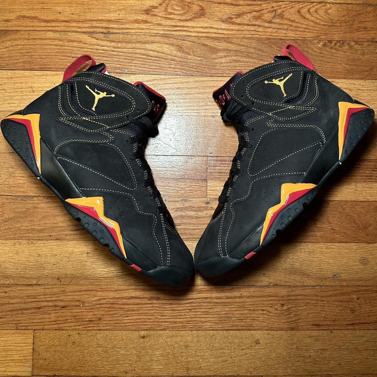 Black and 2024 yellow 7s