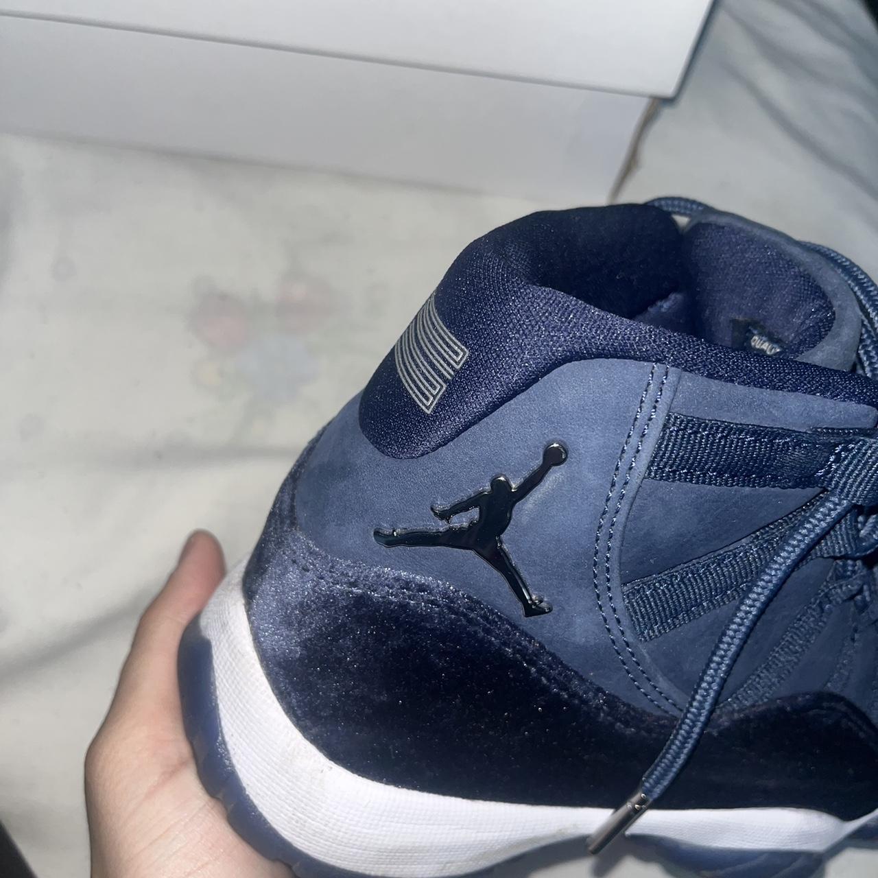 air jordan 11 blue velvet