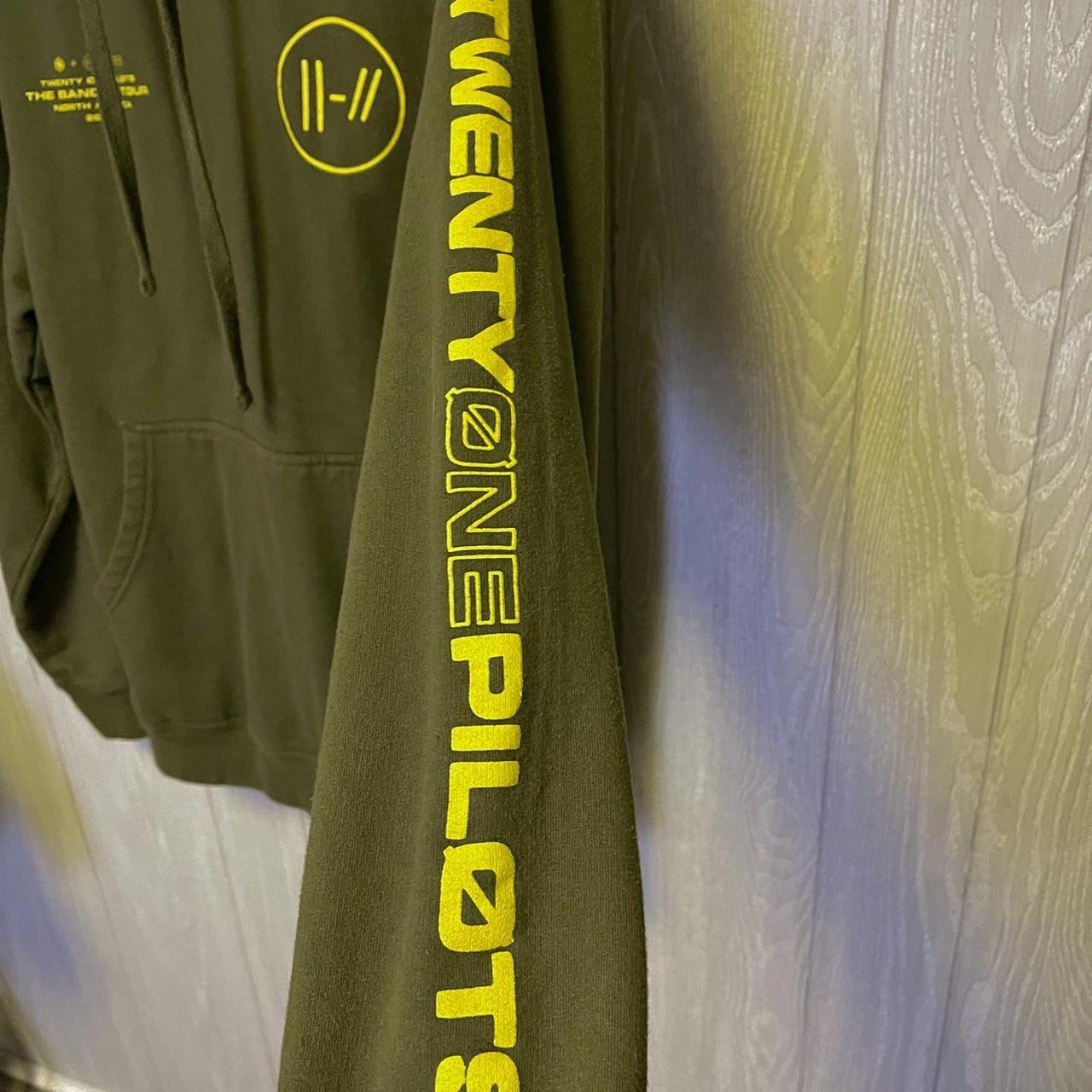 Twenty one clearance pilots yellow hoodie