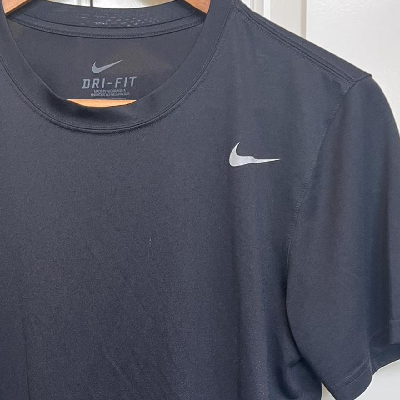 mens workout shirts nike
