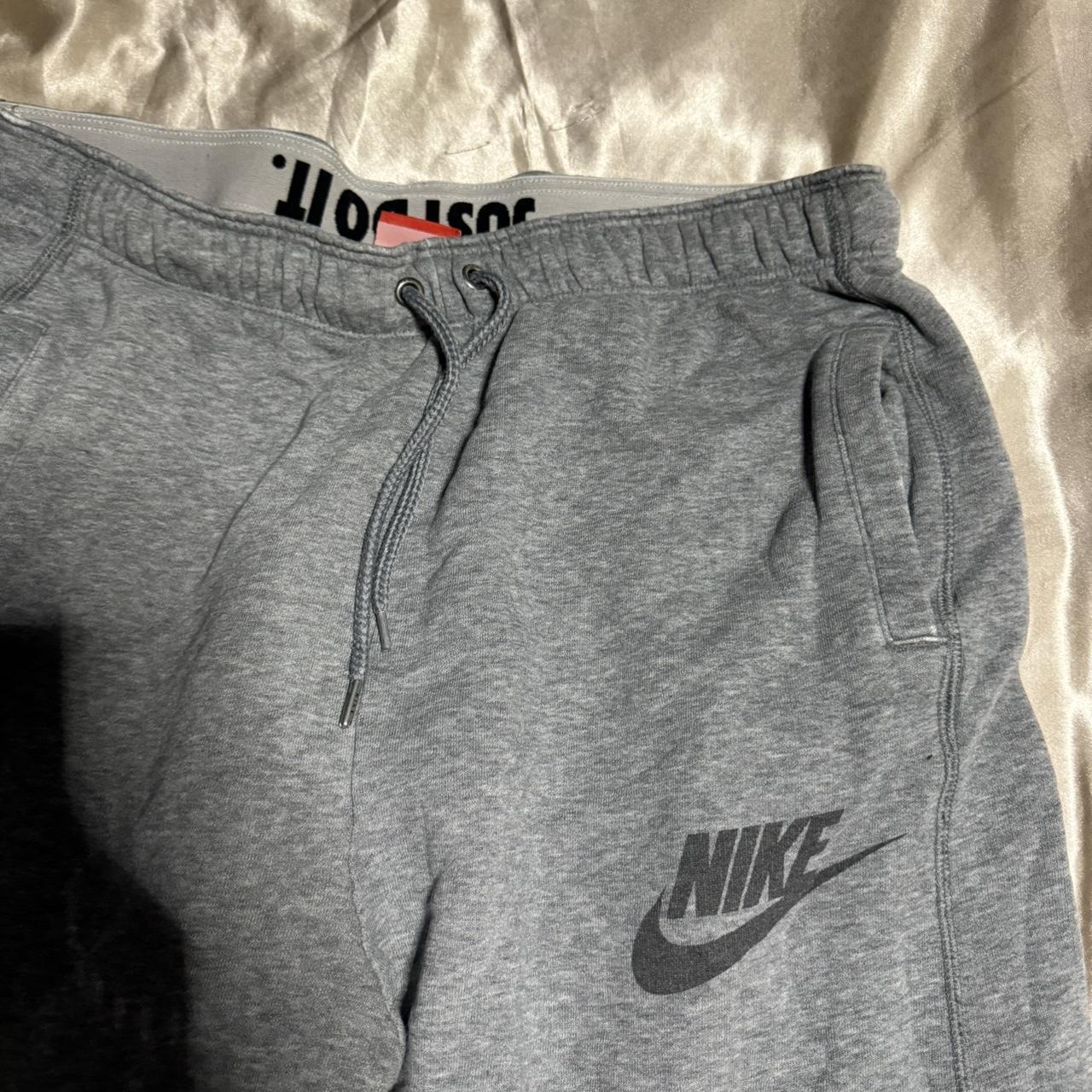 Nike Grey Sweatpants. Size Large. - Depop