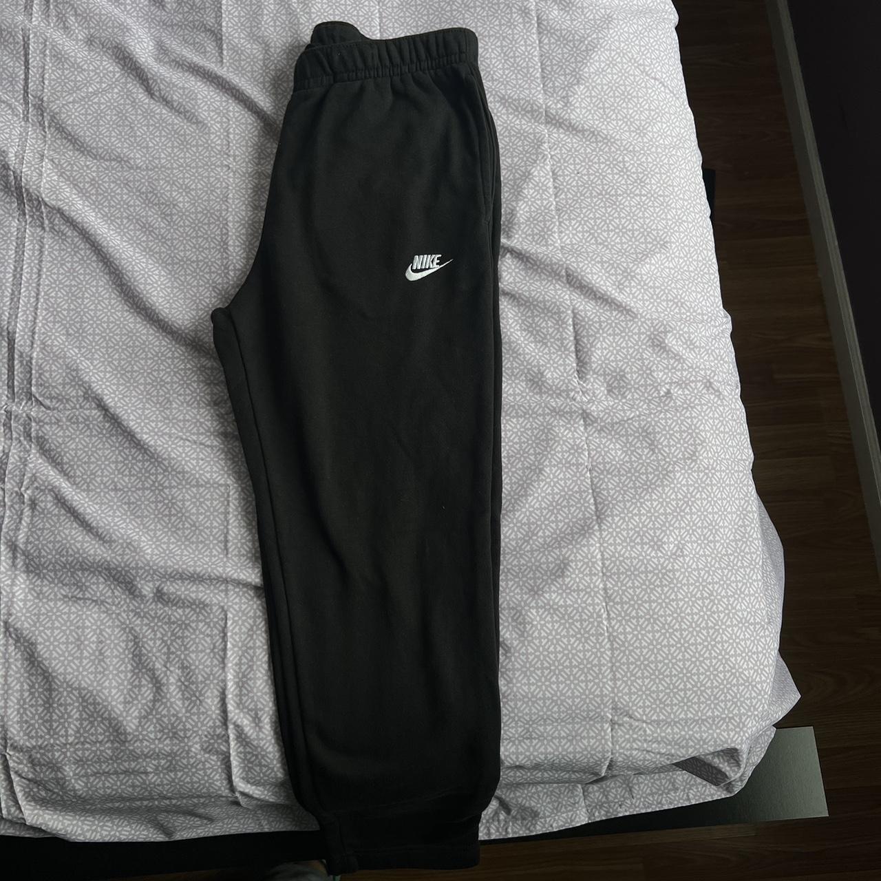Grey Nike sweatpants, size medium - Depop