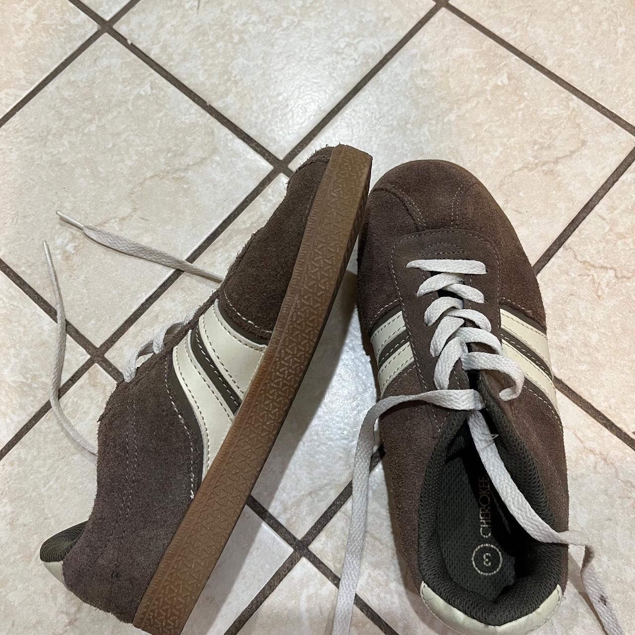brown and white shoes cherokee SIZE: US 3 FAST... - Depop