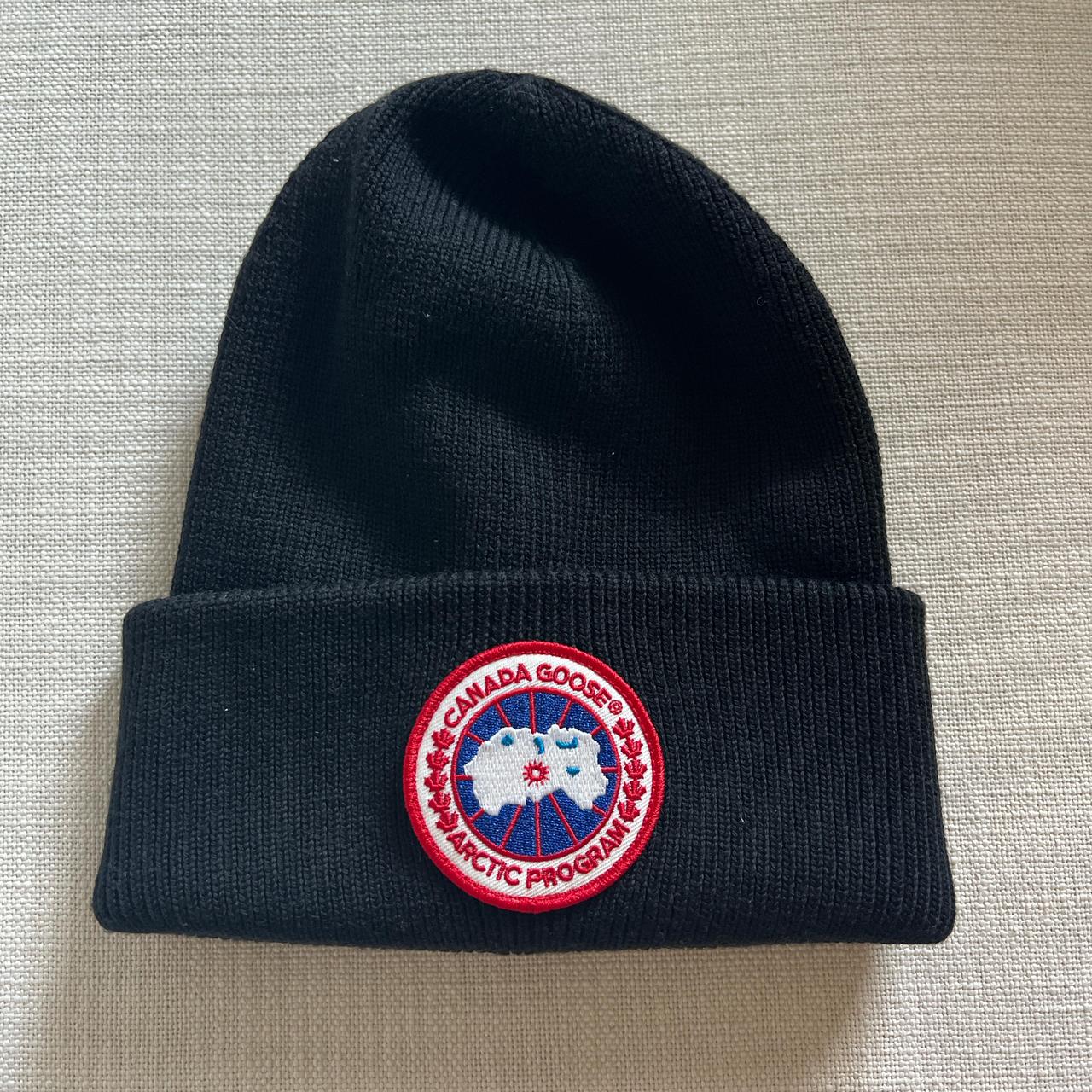 Canada goose logo beanie best sale