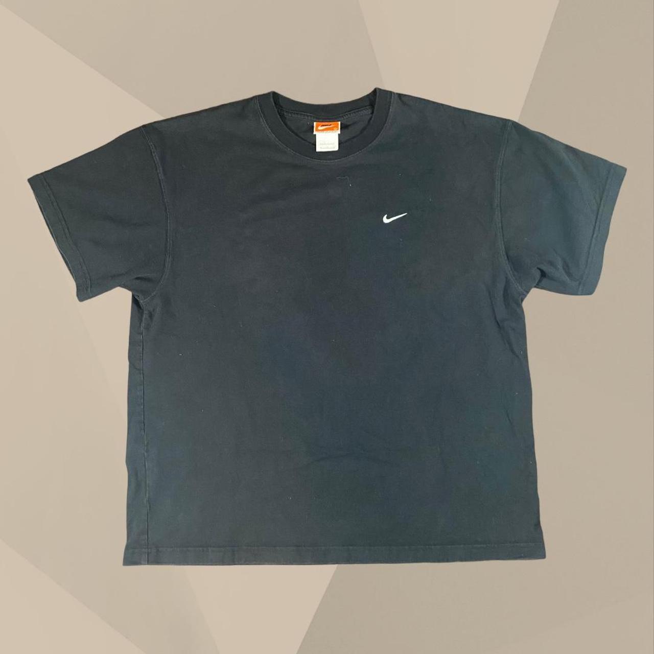 Nike Men's Black and White T-shirt | Depop