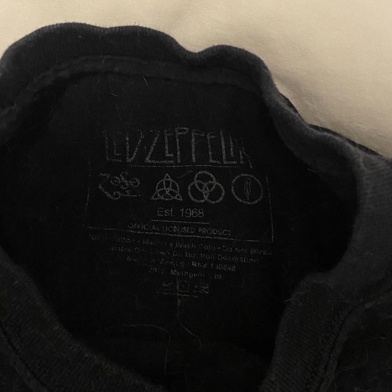 Urban Outfitters Women's Black T-shirt (2)