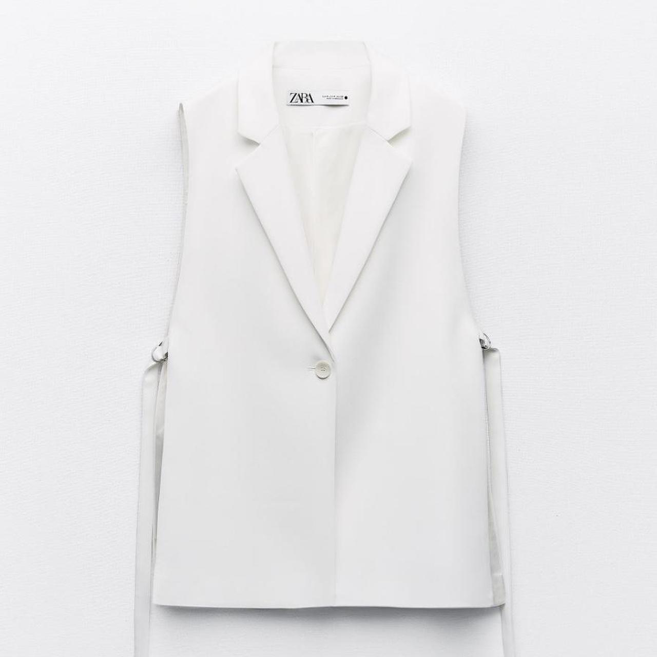 Gorgeous Zara white waistcoat with a lapel