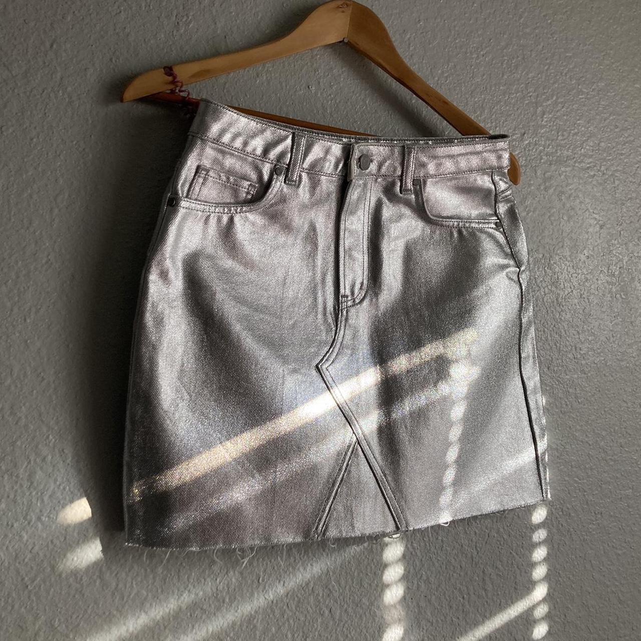 Missguided silver skirt hotsell