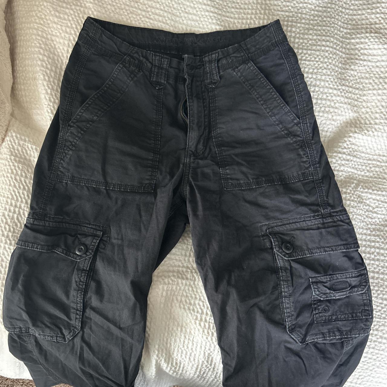 Club Monaco black cargo pants in a size 8. Amazing - Depop
