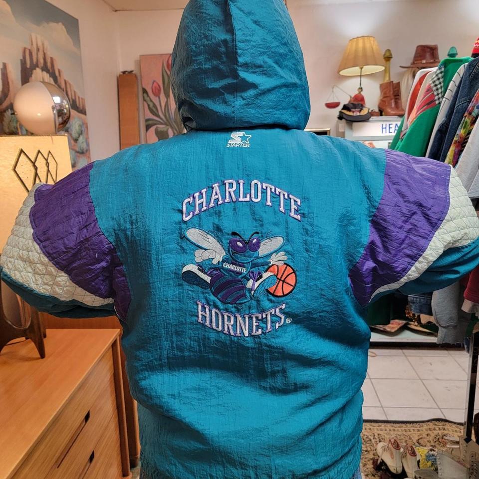 Vintage Starter Charlotte Hornets Warm Up Awesome - Depop