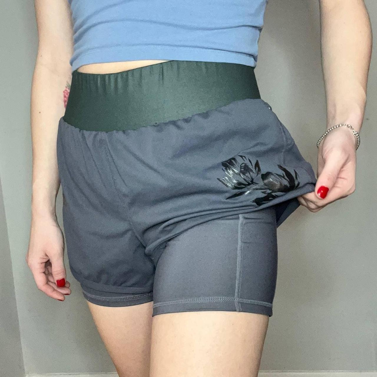 Fabletics Women's Grey and Black Shorts (3)