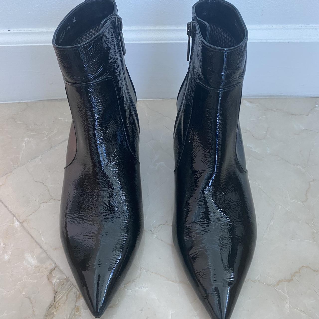 Aquatalia black patent leather booties with a kitten