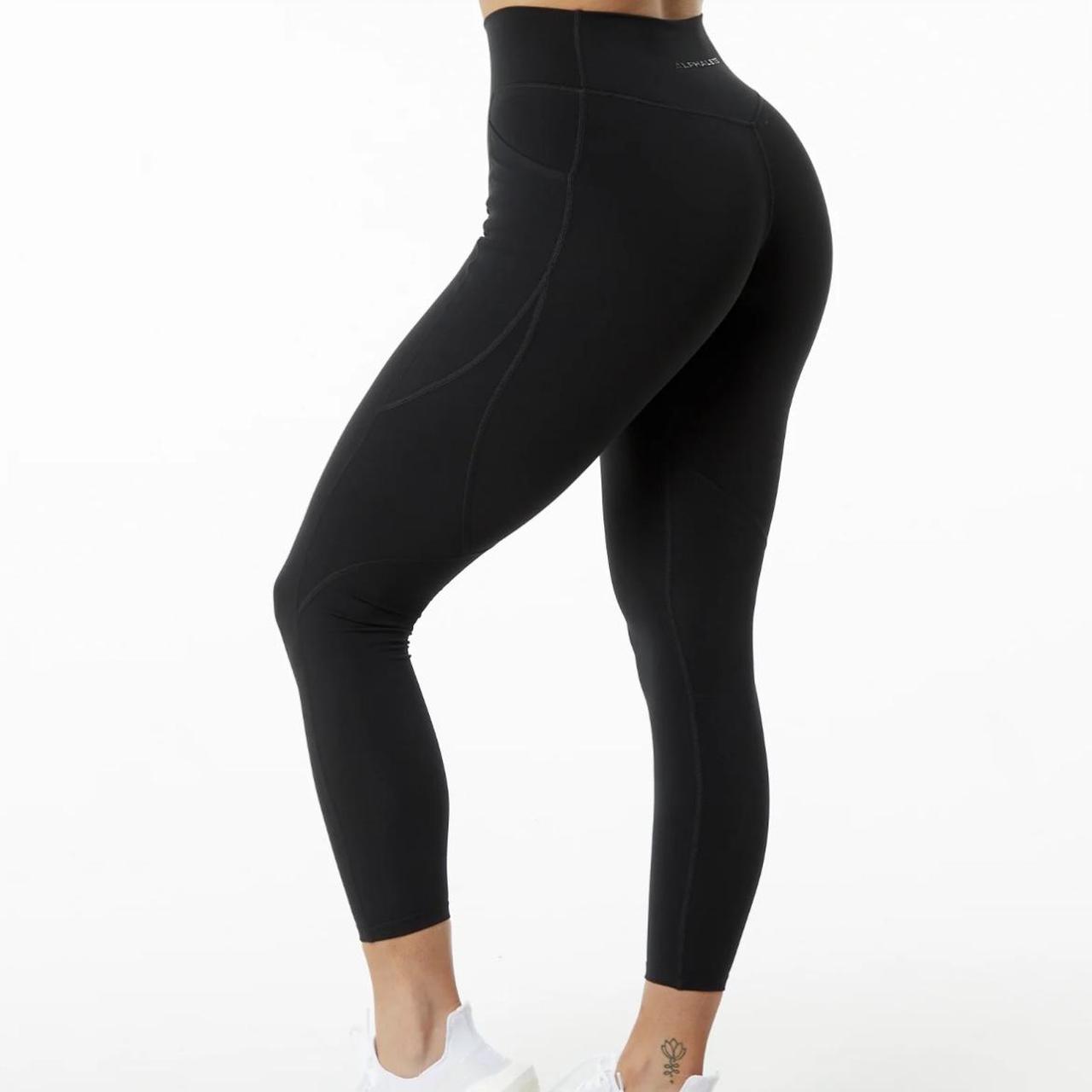 Alphalete surface pocket legging Size L Softly... Depop