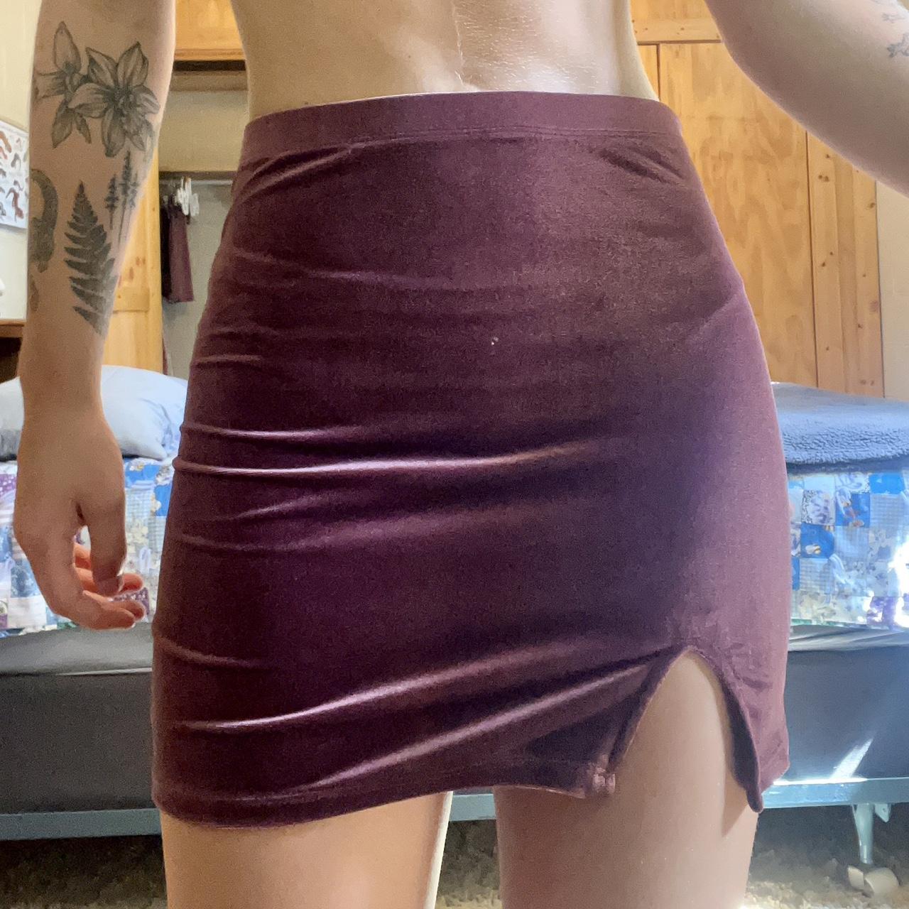 Maroon hotsell skirt tight