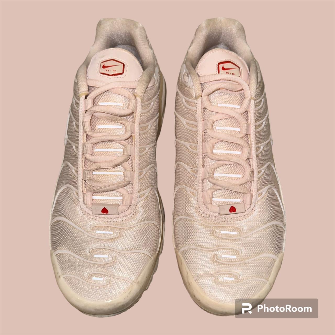 tan and pink air max