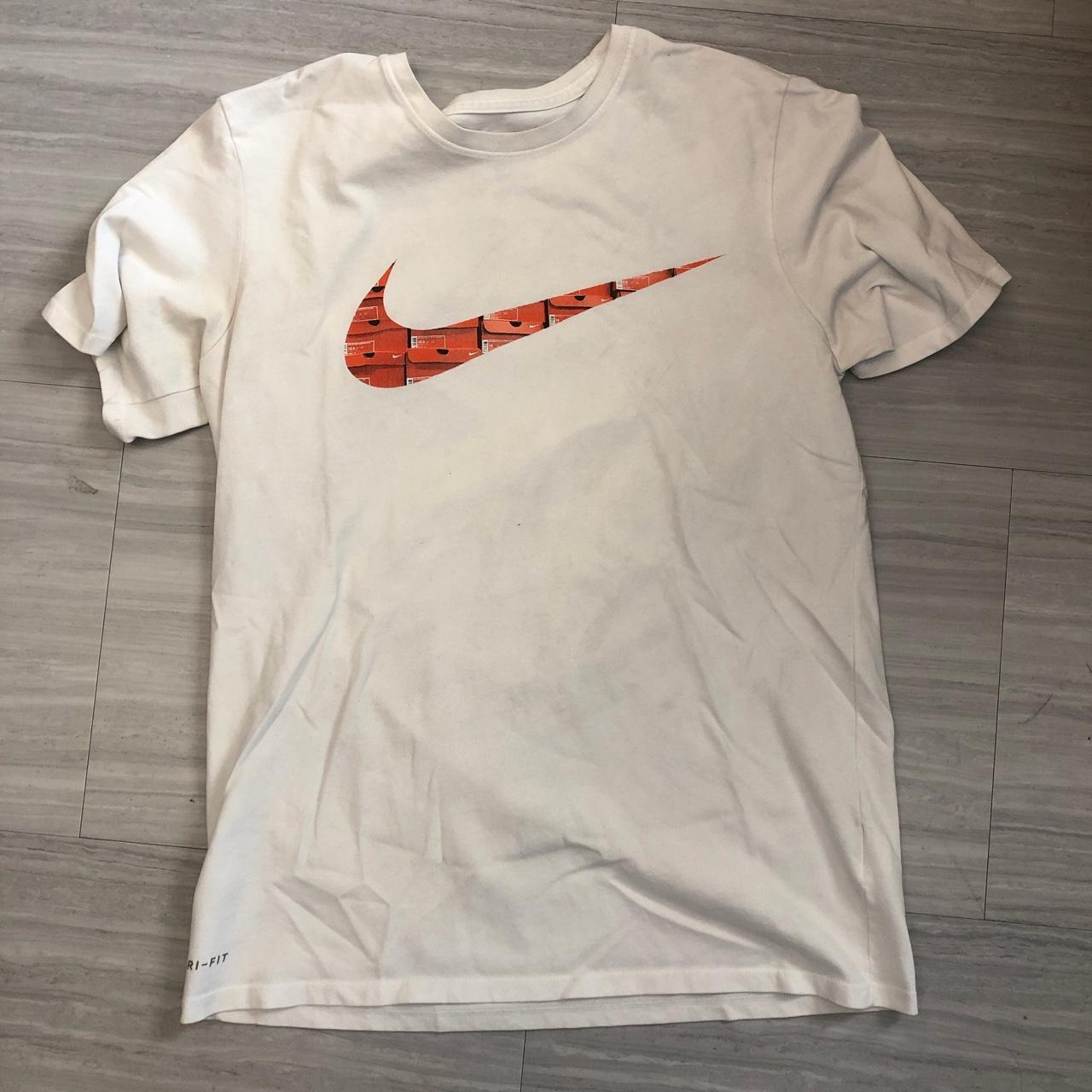 Nike Men's T-shirt | Depop