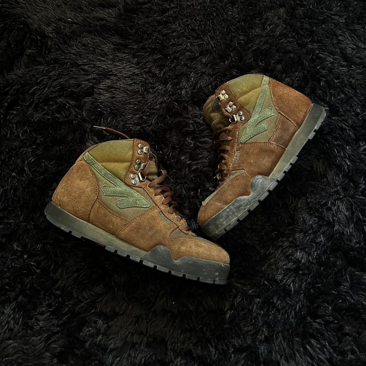 vintage hitec hiking boots size 9 men’s super comfy... Depop