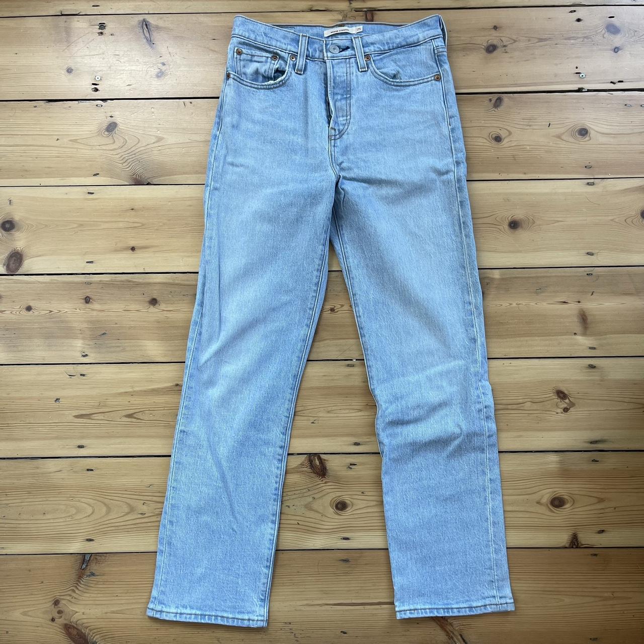 Levis Wedgie Straight jeans. Size 25 waist - Depop