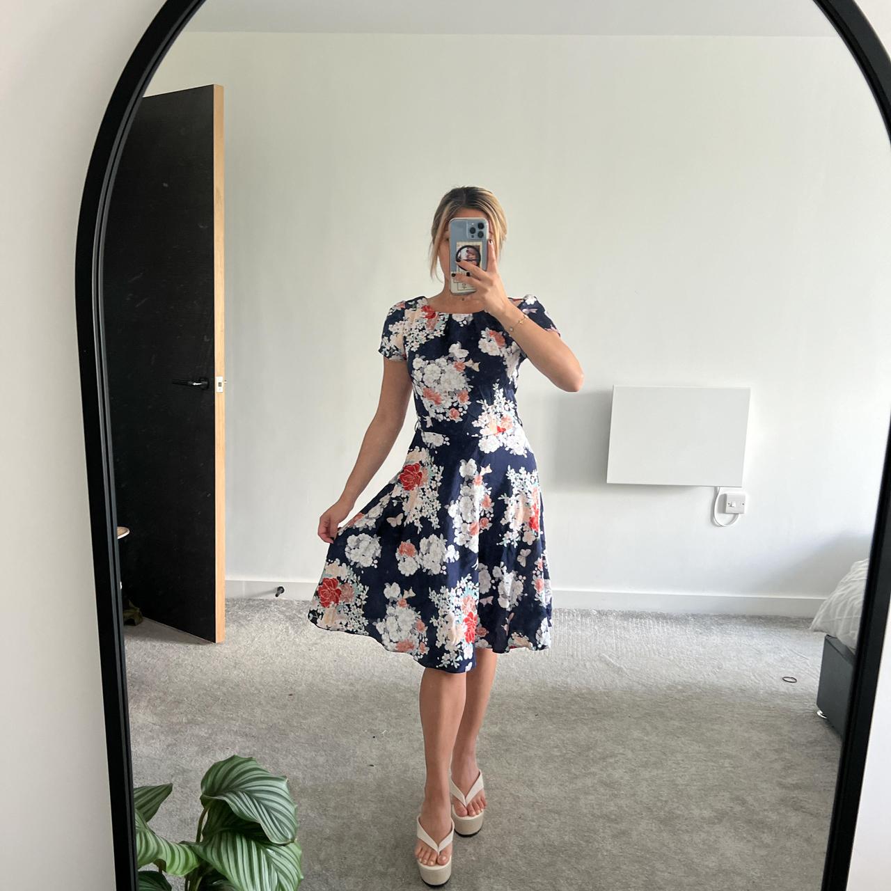 Floral A Line dress I m size 6 and fits me well. Depop