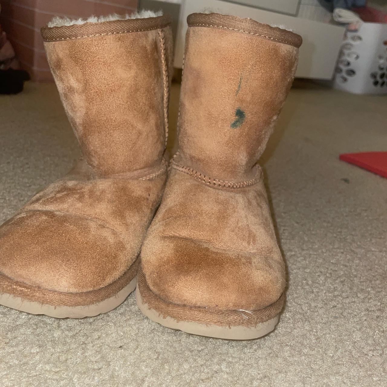 Uggs kids size outlet 3