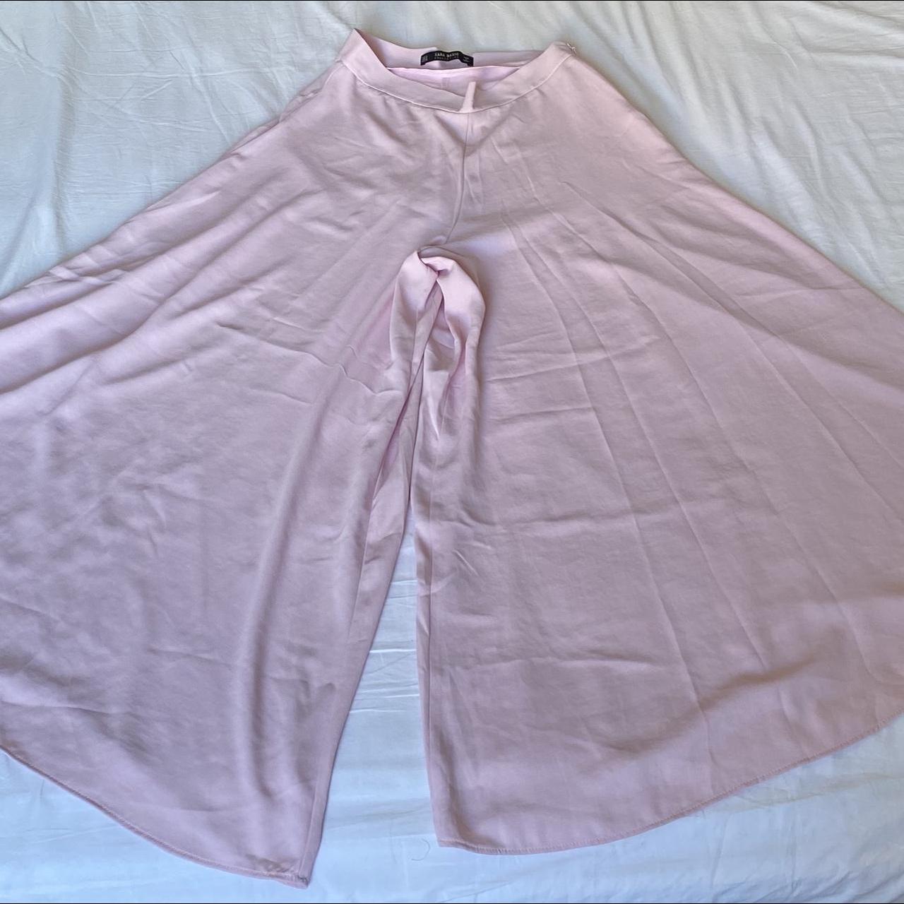 Super wide leg zara pants size s, can fit xs not... Depop