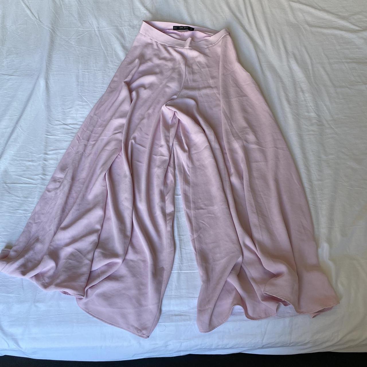Super wide leg zara pants size s, can fit xs not... Depop