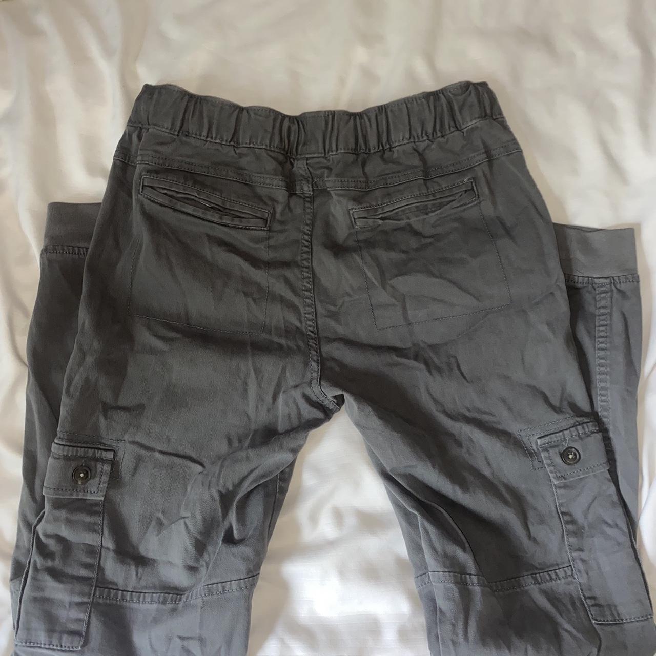 grey cargo pants no tags but i’m pretty sure i got... - Depop