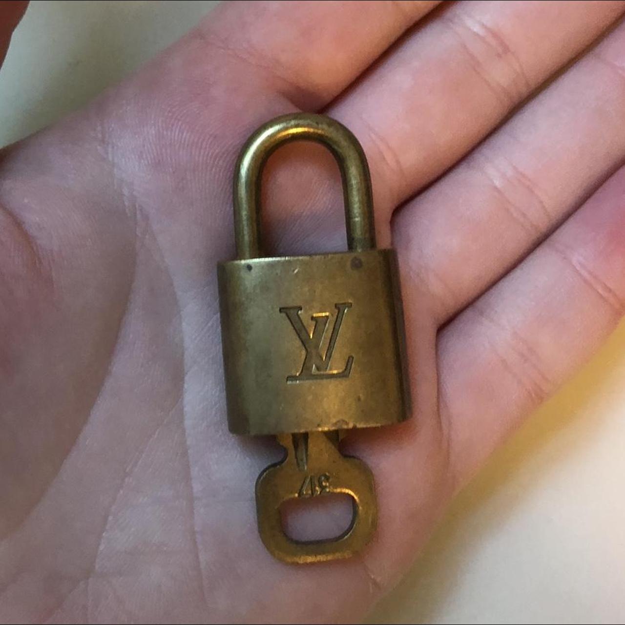 Louis vuitton lock, 2 key ,necklace, lv box, ribbon - Depop