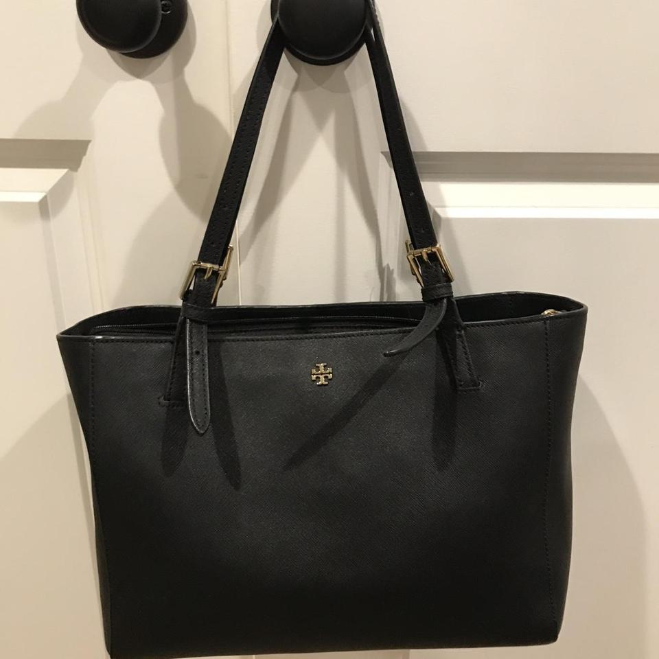 TORY BURCH Robinson Saffiano Envelope Continental - Depop